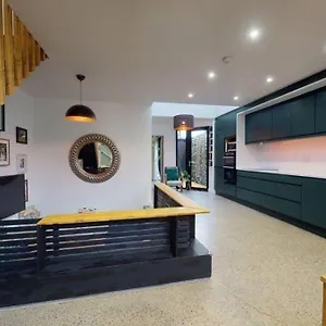 https://cozy-room-in-stoneybatter.dublin-hotelsweb.com